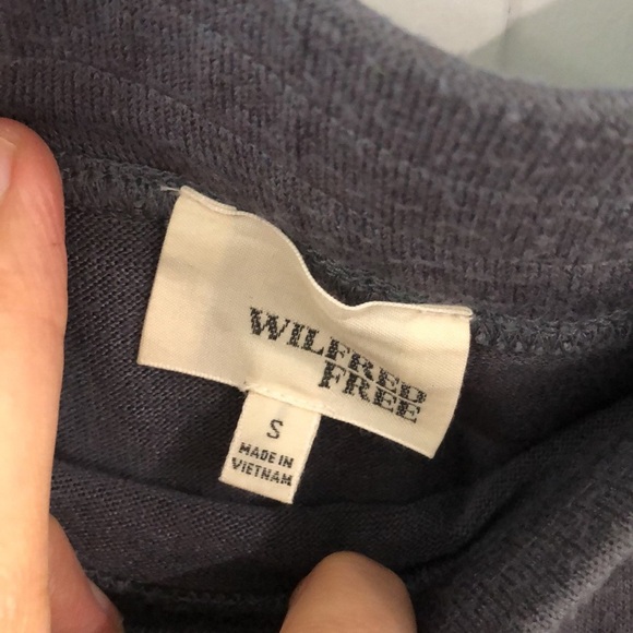 Aritizia Wilfred Free stretch skirt with ruching - Picture 4 of 8